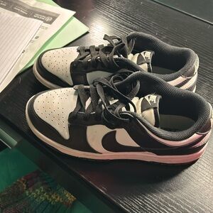 Nike women’s dunks